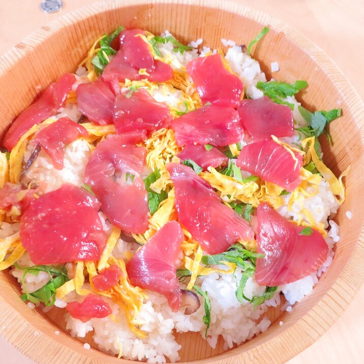 マグロ乗せ乗せちらし寿司